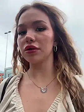 Skinny Alice online show from July 5, 2026, 1:18 pm
