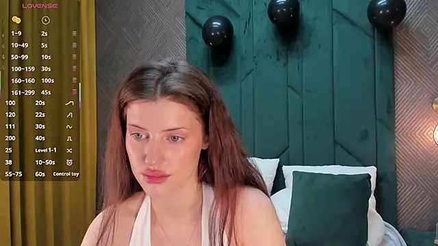 Skinny Alice online show from November 17, 2025, 1:09 am