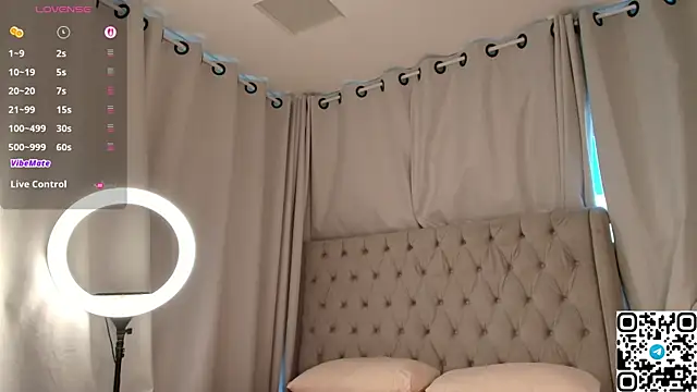 Snapshot of Skinny_Alice chatting on April 12, 2026, 11:02 am Skinny Alice online show from April 12, 2026, 11:02 am