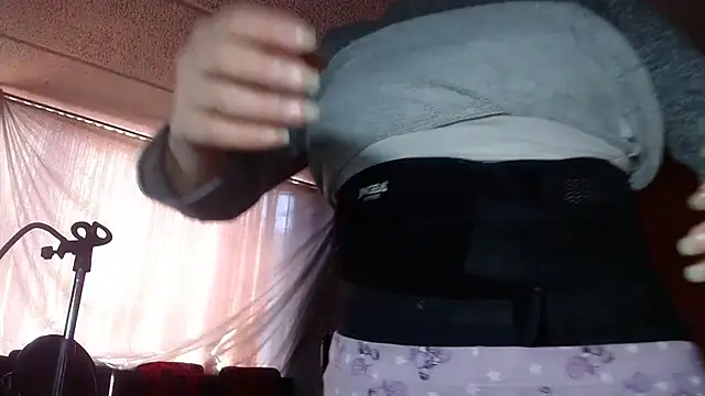 mariposa hot online show from February 1, 2025, 12:37 pm