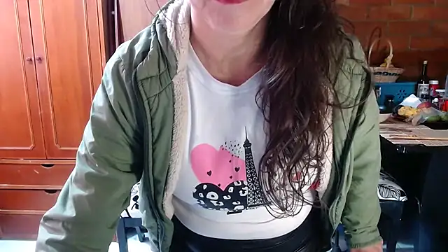 mariposa hot online show from February 7, 2025, 1:53 pm