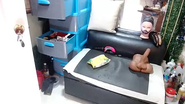 mariposa hot online show from March 13, 2025, 12:02 pm