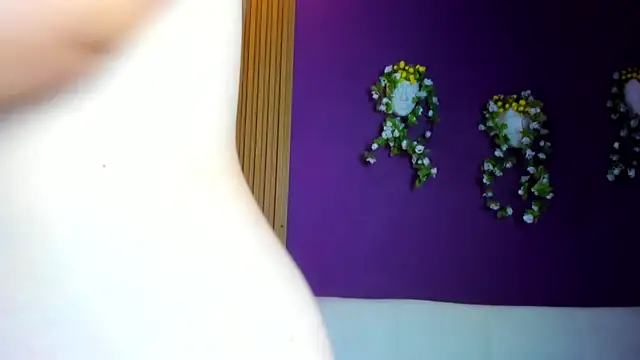 Snapshot of Kate_Amaretto_ chatting on February 24, 2025, 11:30 pm Kate Amaretto online show from February 24, 2025, 11:30 pm