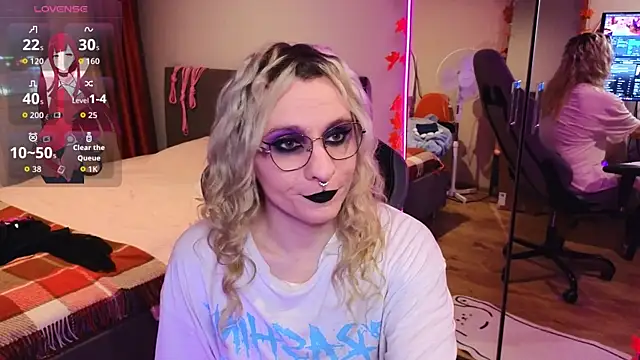 Lori Myaf online show from November 6, 2025, 2:10 pm