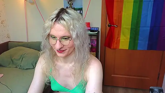 Lori Myaf online show from June 1, 2026, 1:22 pm
