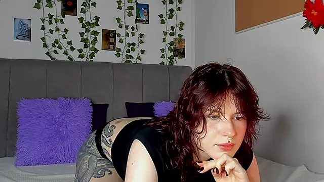 Snapshot of miss_Lizzy chatting on October 20, 2025, 1:07 am miss Lizzy online show from October 20, 2025, 1:07 am