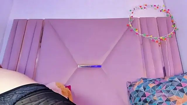 AngelaLinaresx69 online show from March 5, 2026, 7:54 pm