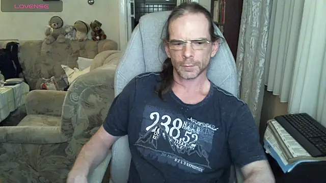 Snapshot of living_manors_2 chatting on February 8, 2025, 12:38 am living manors 2 online show from February 8, 2025, 12:38 am