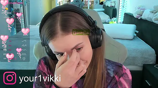 Snapshot of Vikki_Cheese chatting on January 25, 2025, 2:15 am Vikki Cheese online show from January 25, 2025, 2:15 am