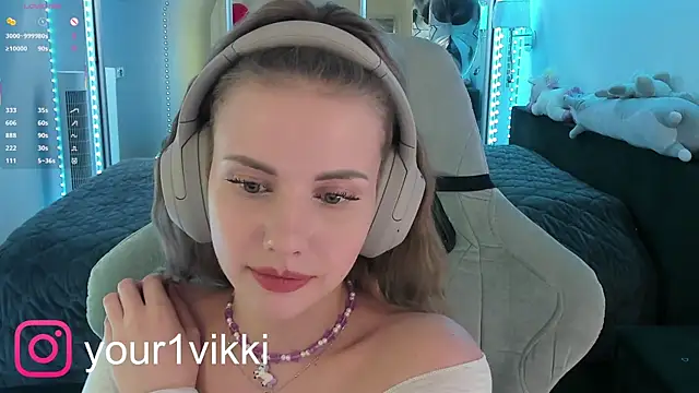 Snapshot of Vikki_Cheese chatting on March 13, 2025, 5:00 am Vikki Cheese online show from March 13, 2025, 5:00 am