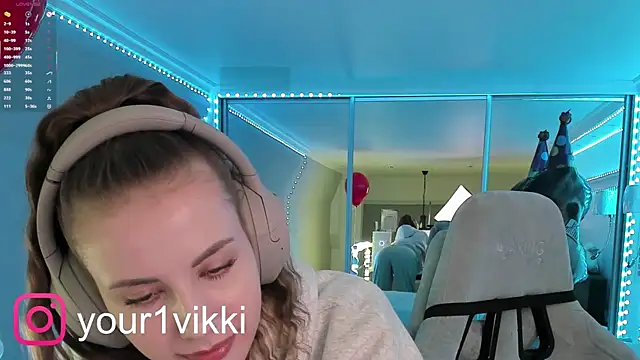 Snapshot of Vikki_Cheese chatting on February 13, 2025, 1:37 pm Vikki Cheese online show from February 13, 2025, 1:37 pm