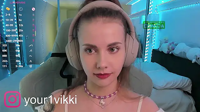 Snapshot of Vikki_Cheese chatting on February 9, 2025, 5:40 am Vikki Cheese online show from February 9, 2025, 5:40 am