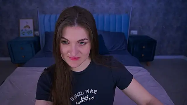 EmmyCharmm online show from April 6, 2026, 5:30 am