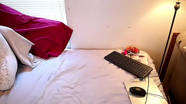 xxpixeyxx online show from October 13, 2025, 2:51 pm