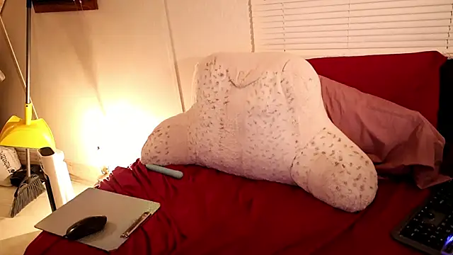 xxpixeyxx online show from December 15, 2025, 2:17 am