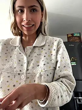 Ameellie online show from September 14, 2025, 3:23 pm