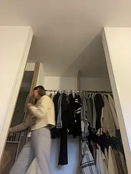 Ameellie online show from March 21, 2025, 3:02 pm