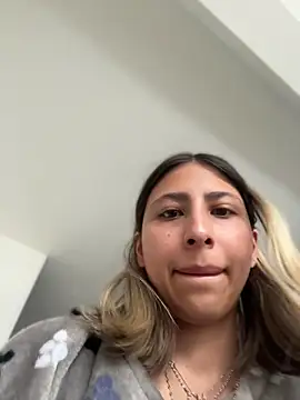 Snapshot of Ameellie chatting on April 23, 2026, 4:08 pm Ameellie online show from April 23, 2026, 4:08 pm