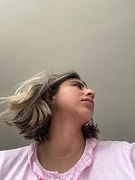 Ameellie online show from December 19, 2025, 2:19 pm