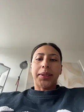 Snapshot of Ameellie chatting on April 15, 2026, 3:38 pm Ameellie online show from April 15, 2026, 3:38 pm