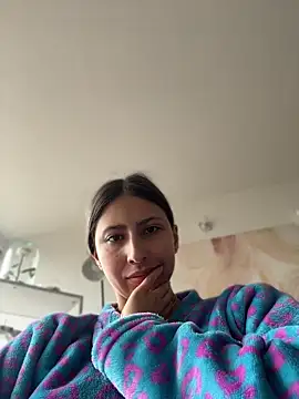 Snapshot of Ameellie chatting on April 19, 2026, 1:45 pm Ameellie online show from April 19, 2026, 1:45 pm