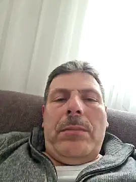 Snapshot of doktor38 chatting on April 15, 2026, 2:54 pm doktor38 online show from April 15, 2026, 2:54 pm