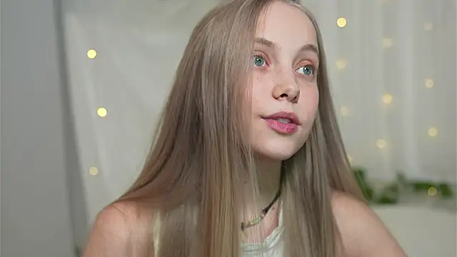 Snapshot of _Appr0ved_ chatting on January 28, 2025, 2:42 pm Appr0ved online show from January 28, 2025, 2:42 pm