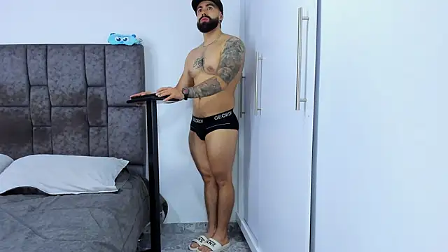 Snapshot of Zack_Froone chatting on September 10, 2025, 12:48 pm Zack Froone online show from September 10, 2025, 12:48 pm