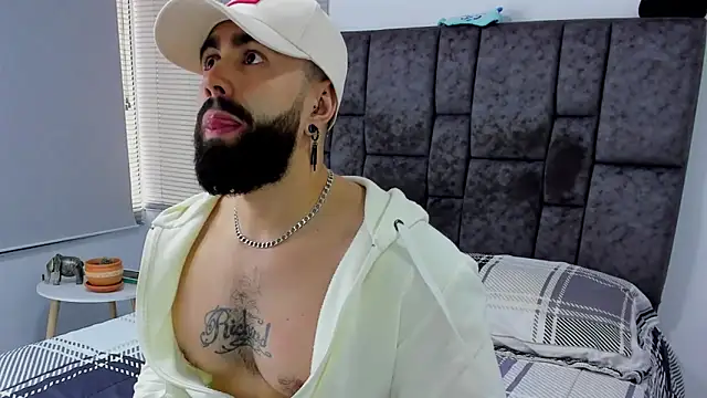 Snapshot of Zack_Froone chatting on February 5, 2025, 4:58 pm Zack Froone online show from February 5, 2025, 4:58 pm