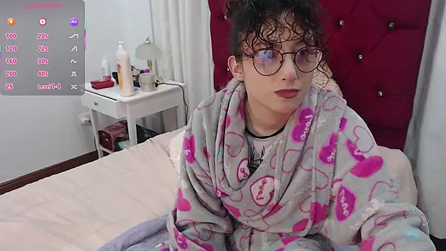 Snapshot of little__amy_ chatting on October 11, 2025, 8:21 pm little amy online show from October 11, 2025, 8:21 pm