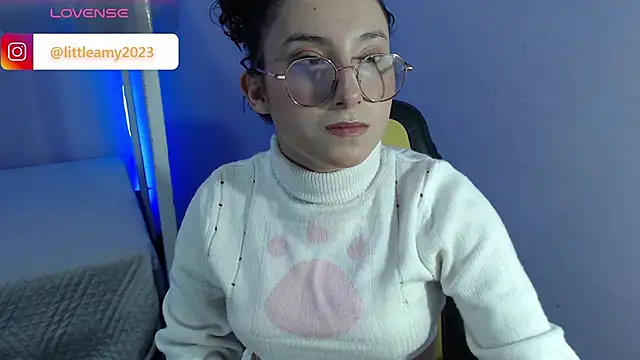Snapshot of little__amy_ chatting on March 21, 2025, 12:18 am little amy online show from March 21, 2025, 12:18 am