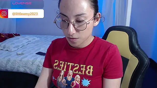 Snapshot of little__amy_ chatting on February 6, 2025, 2:33 am little amy online show from February 6, 2025, 2:33 am