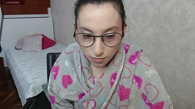 Snapshot of little__amy_ chatting on November 21, 2025, 8:30 pm little amy online show from November 21, 2025, 8:30 pm