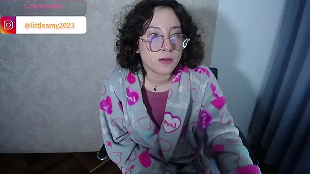 Snapshot of little__amy_ chatting on February 20, 2025, 12:19 am little amy online show from February 20, 2025, 12:19 am