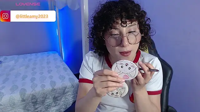 Snapshot of little__amy_ chatting on February 15, 2025, 10:52 pm little amy online show from February 15, 2025, 10:52 pm