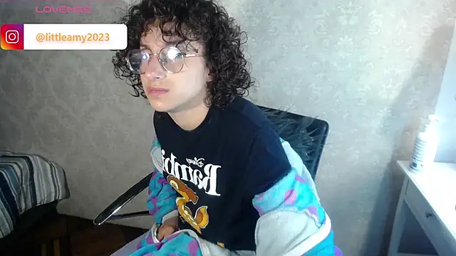 Snapshot of little__amy_ chatting on March 10, 2025, 10:07 am little amy online show from March 10, 2025, 10:07 am