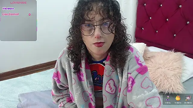 Snapshot of little__amy_ chatting on October 6, 2025, 8:20 pm little amy online show from October 6, 2025, 8:20 pm