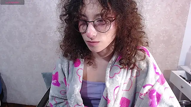 Snapshot of little__amy_ chatting on November 19, 2025, 7:41 am little amy online show from November 19, 2025, 7:41 am