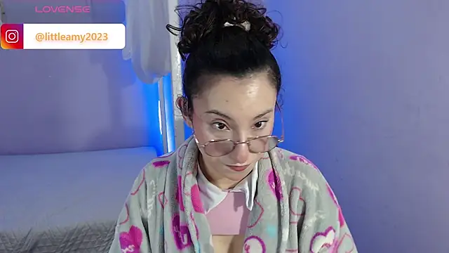 Snapshot of little__amy_ chatting on March 19, 2025, 9:48 pm little amy online show from March 19, 2025, 9:48 pm