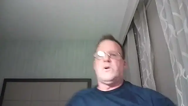 Snapshot of Cockrub1 chatting on November 5, 2025, 10:51 am Cockrub1 online show from November 5, 2025, 10:51 am