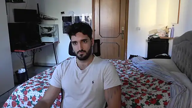 Snapshot of Alexox02 chatting on November 30, 2025, 1:01 pm Alexox02 online show from November 30, 2025, 1:01 pm