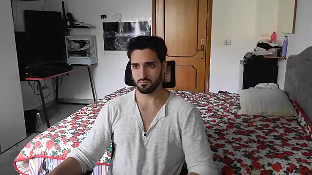 Snapshot of Alexox02 chatting on October 25, 2025, 2:17 pm Alexox02 online show from October 25, 2025, 2:17 pm