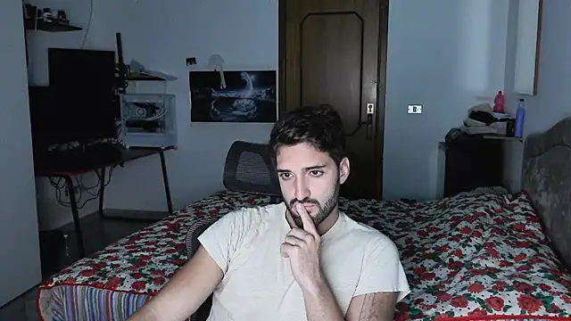 Snapshot of Alexox02 chatting on October 28, 2025, 8:41 pm Alexox02 online show from October 28, 2025, 8:41 pm