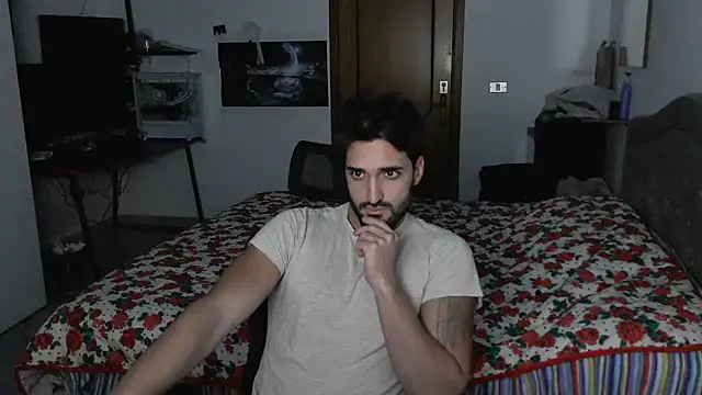 Snapshot of Alexox02 chatting on November 16, 2025, 7:29 pm Alexox02 online show from November 16, 2025, 7:29 pm