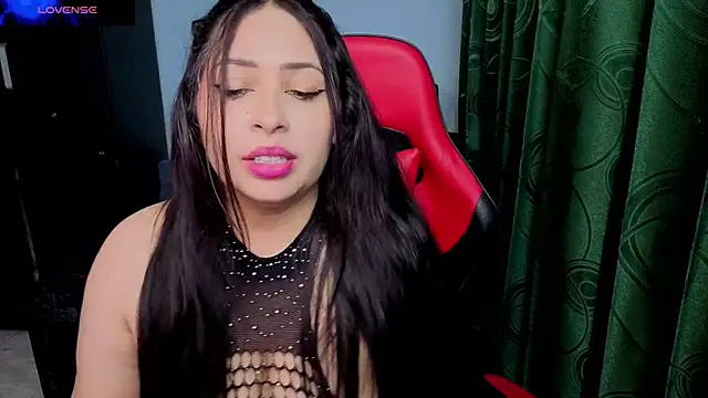 charlotee lovee69 online show from May 28, 2026, 1:57 am