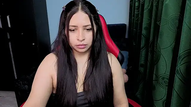 charlotee lovee69 online show from May 9, 2026, 11:19 pm
