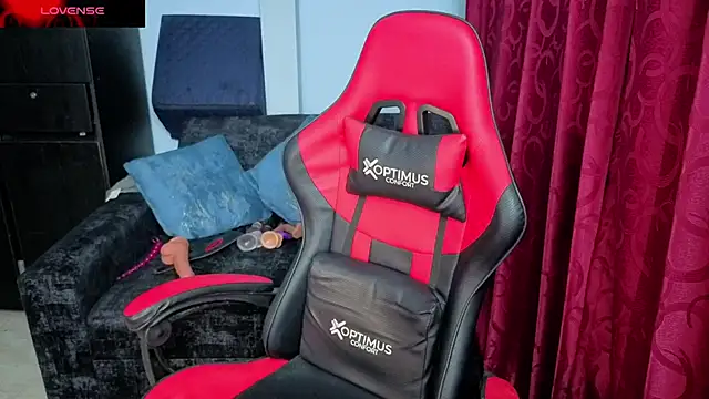 charlotee lovee69 online show from February 21, 2026, 12:34 am