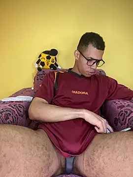 Snapshot of MoiseXxx_777 chatting on February 12, 2025, 9:52 am MoiseXxx 777 online show from February 12, 2025, 9:52 am
