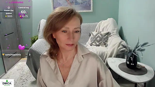 Snapshot of HornyMilf_777 chatting on December 1, 2025, 6:25 am HornyMilf 777 online show from December 1, 2025, 6:25 am