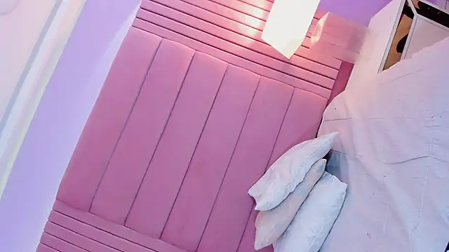 Snapshot of andrea_alvarz chatting on February 7, 2025, 8:33 am andrea alvarz online show from February 7, 2025, 8:33 am